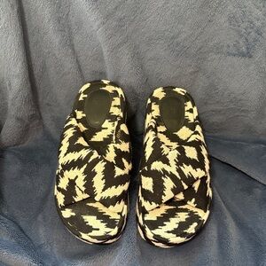 H&M Black and Cream Patterned Sandals